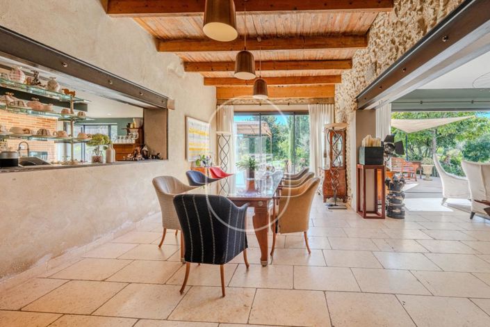 Image No.5-6 Bed House for sale