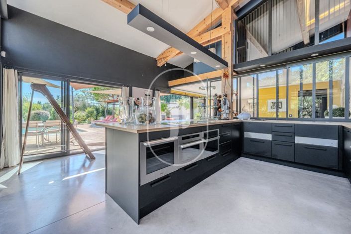 Image No.7-6 Bed House for sale