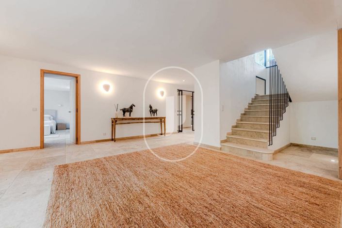 Image No.4-6 Bed House for sale