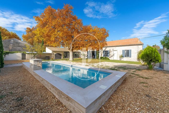 Image No.1-4 Bed House for sale