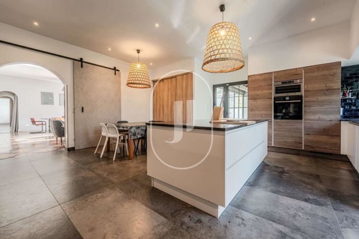 Image No.7-4 Bed House for sale