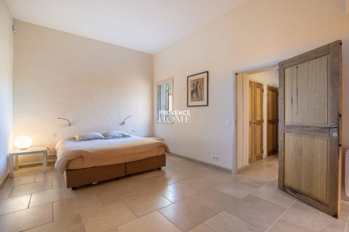 Image No.9-5 Bed House for sale