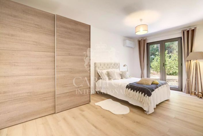 Image No.15-5 Bed House for sale