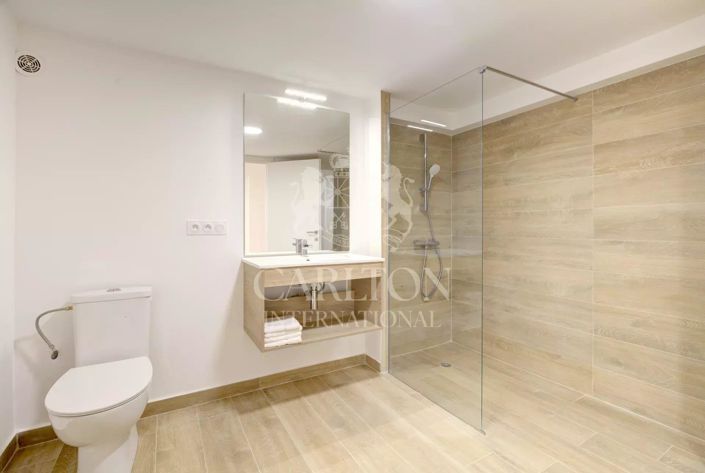 Image No.21-5 Bed House for sale