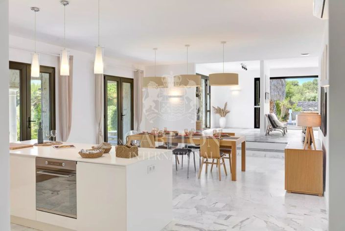 Image No.4-5 Bed House for sale