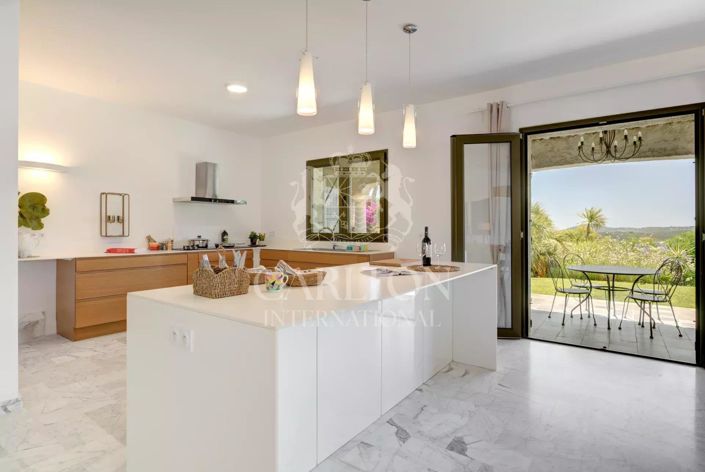 Image No.5-5 Bed House for sale