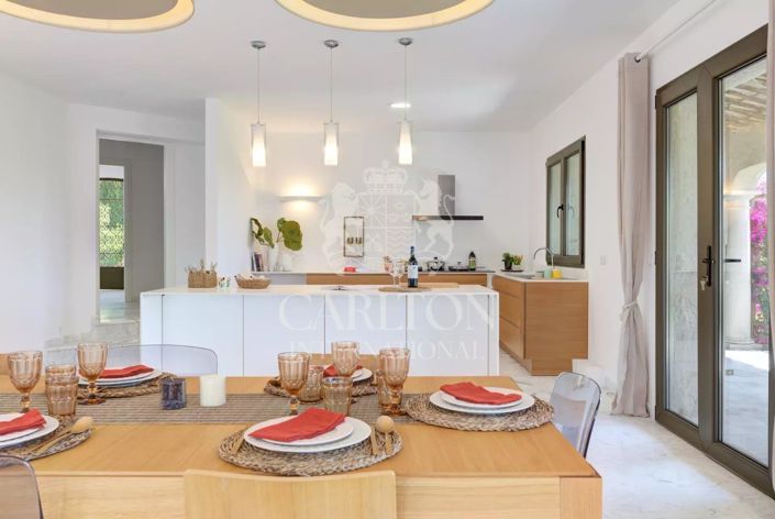 Image No.9-5 Bed House for sale