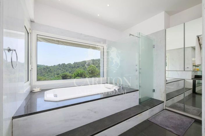 Image No.13-6 Bed House for sale