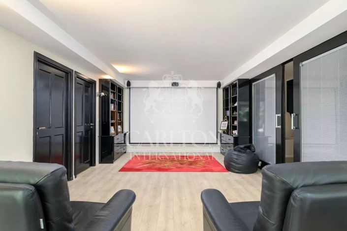 Image No.21-6 Bed House for sale