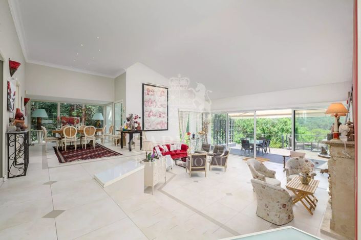 Image No.3-6 Bed House for sale