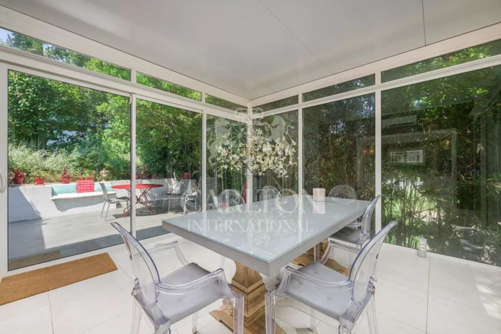 Image No.8-6 Bed House for sale