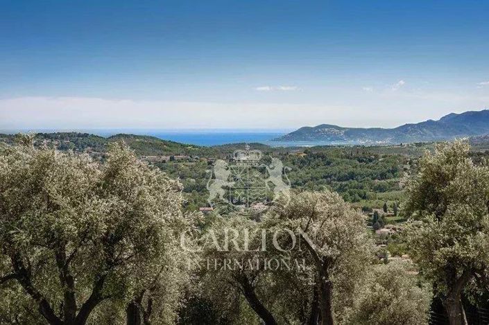 Image No.2-Maison de 6 chambres à vendre à Châteauneuf-Grasse