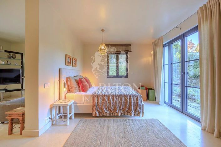 Image No.13-6 Bed House for sale