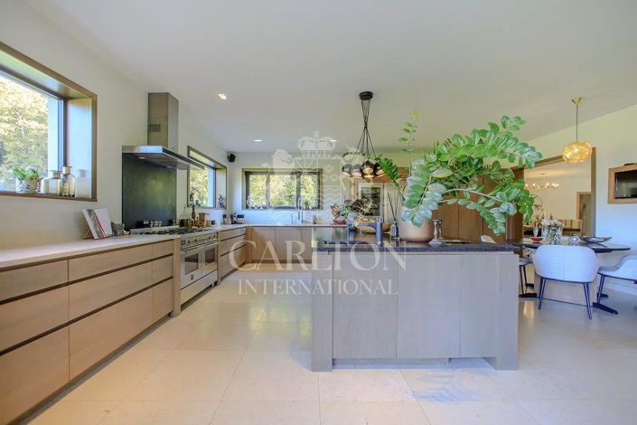 Image No.6-6 Bed House for sale