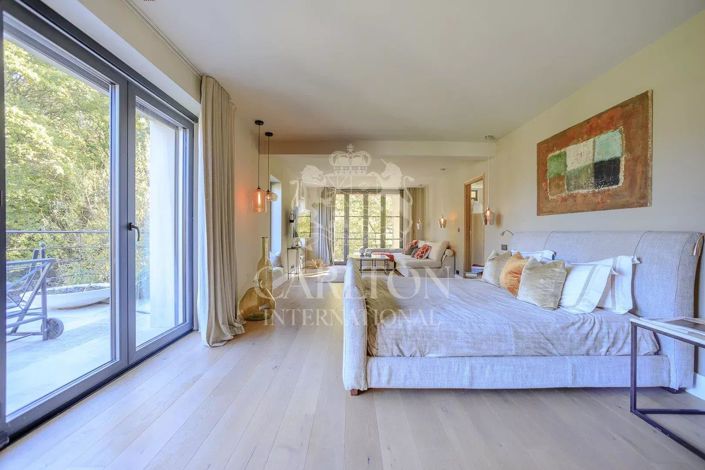 Image No.8-6 Bed House for sale