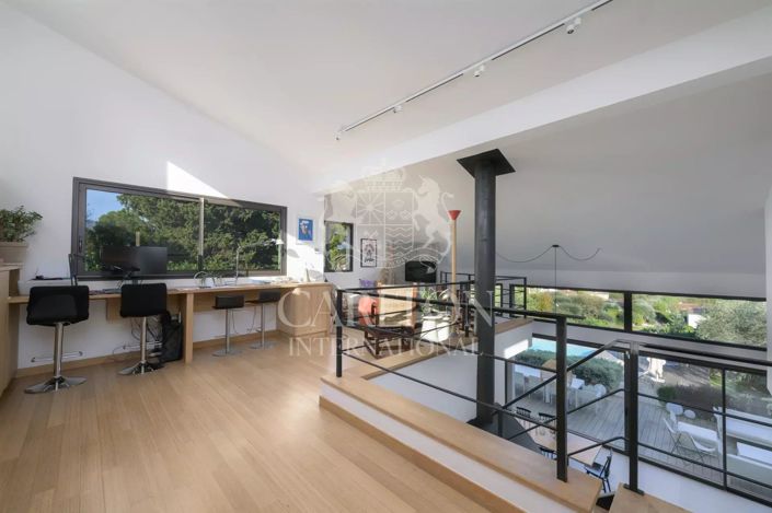 Image No.12-4 Bed House for sale