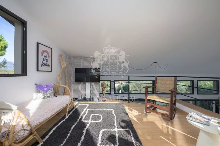 Image No.14-4 Bed House for sale