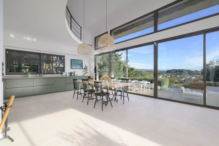 Image No.3-4 Bed House for sale