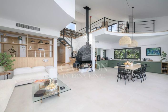 Image No.9-4 Bed House for sale