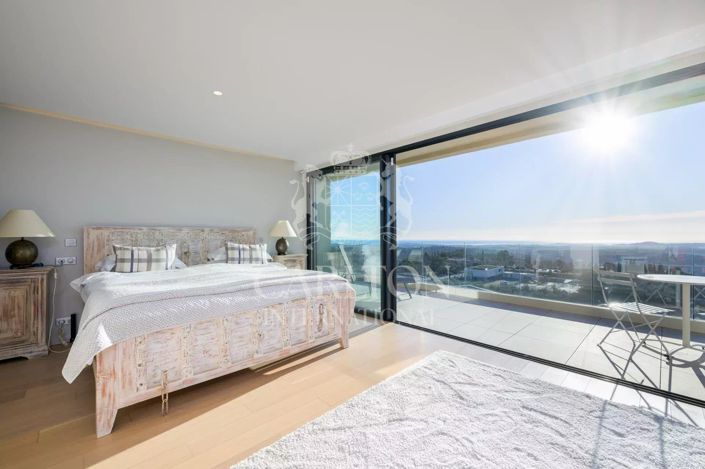 Image No.12-5 Bed House for sale