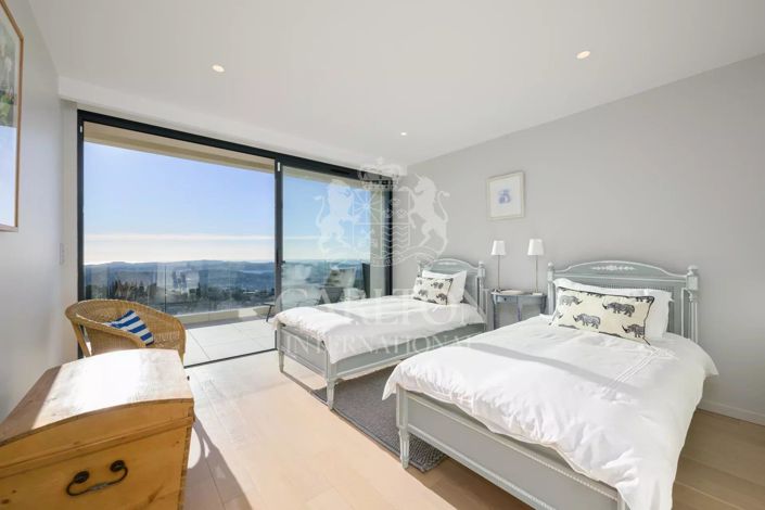 Image No.15-5 Bed House for sale