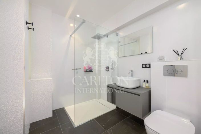 Image No.16-5 Bed House for sale