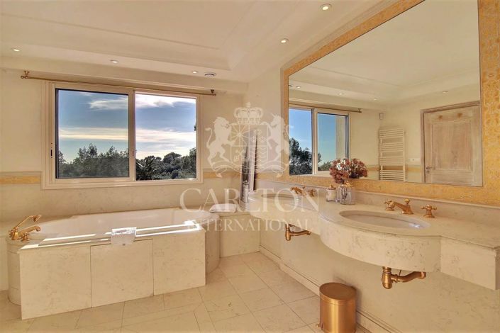 Image No.16-7 Bed House for sale