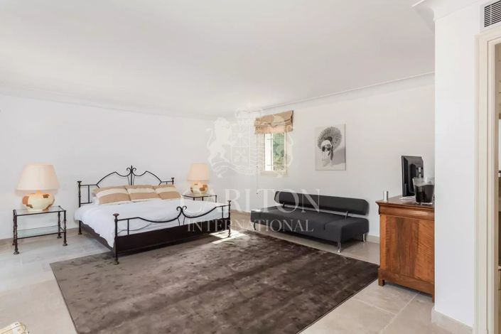 Image No.25-7 Bed House for sale