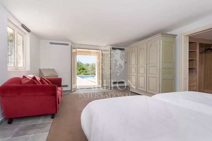 Image No.30-7 Bed House for sale