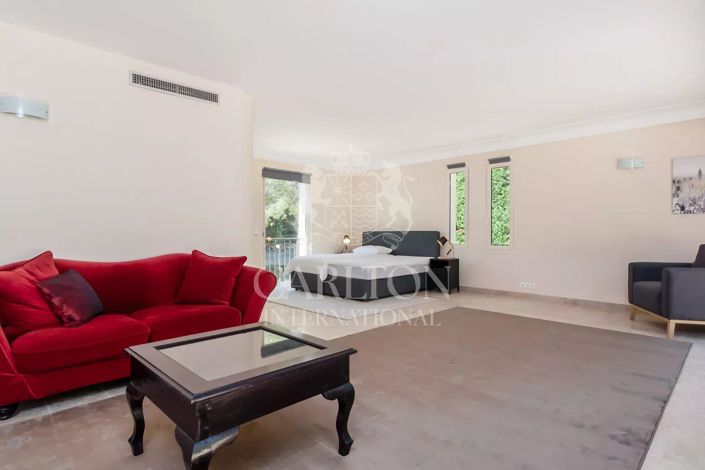 Image No.32-7 Bed House for sale