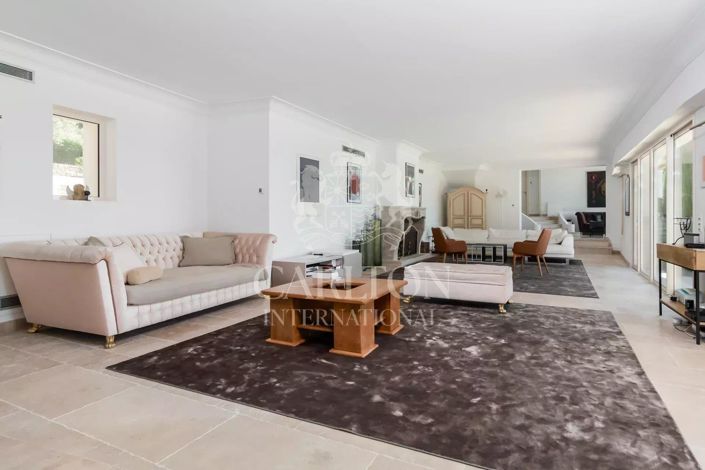 Image No.6-7 Bed House for sale