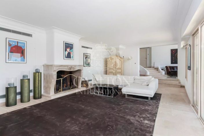 Image No.7-7 Bed House for sale