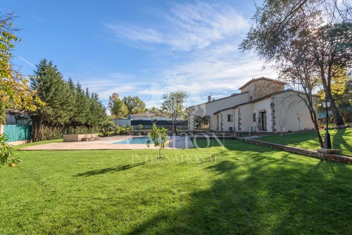 Image No.1-Maison de 5 chambres à vendre à Valbonne