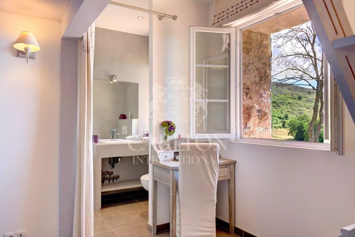 Image No.7-5 Bed House for sale