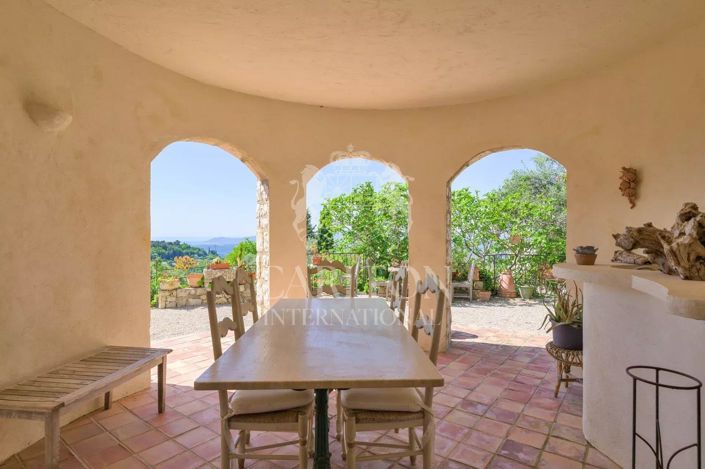 Image No.11-5 Bed House for sale