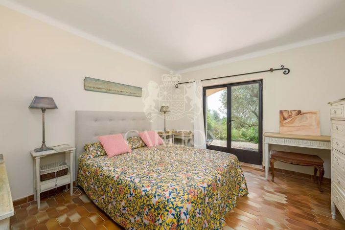 Image No.19-5 Bed House for sale