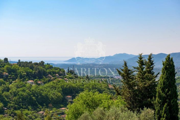 Image No.7-5 Bed House for sale