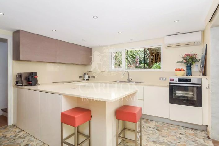 Image No.10-7 Bed House for sale