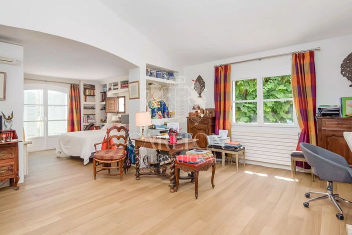 Image No.12-7 Bed House for sale