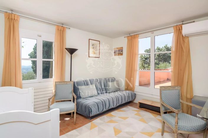 Image No.17-7 Bed House for sale