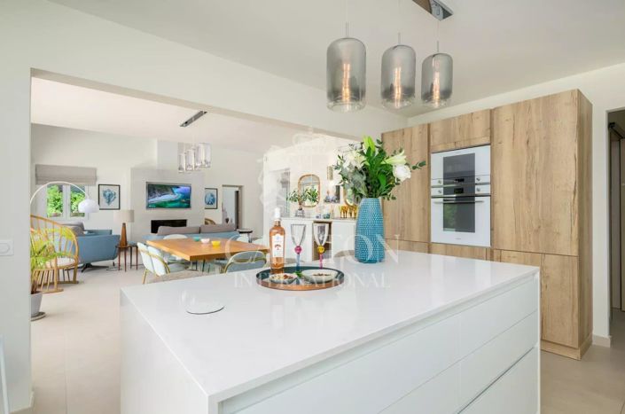 Image No.7-Maison de 4 chambres à vendre à Châteauneuf-Grasse