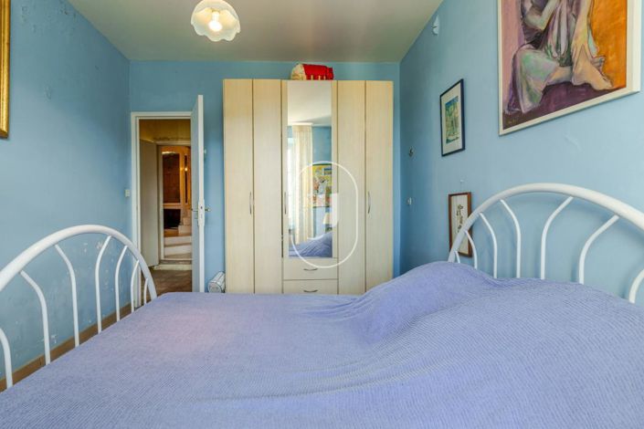 Image No.8-2 Bed House for sale