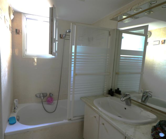 Image No.4-1 Bed Property for sale