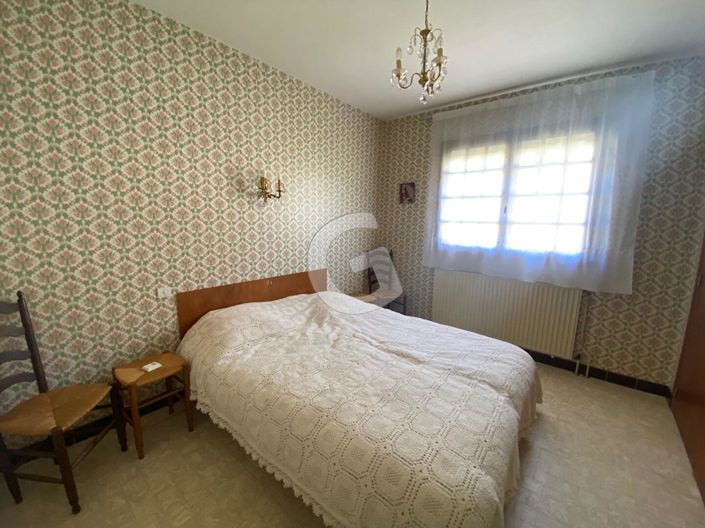 Image No.8-8 Bed House for sale