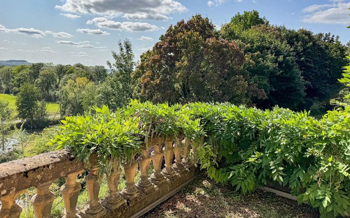 Image No.14-5 Bed Property for sale