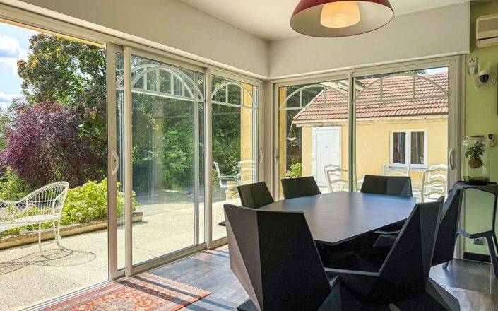 Image No.8-5 Bed Property for sale