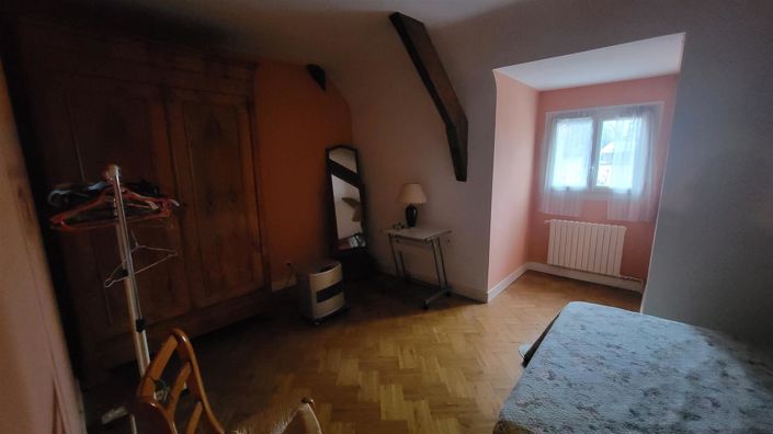 Image No.10-3 Bed House for sale