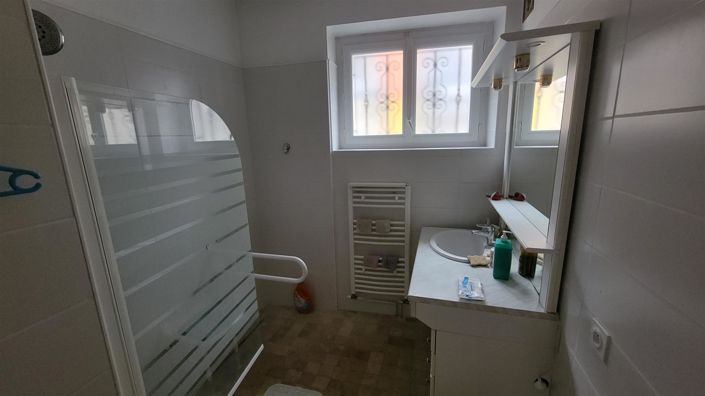 Image No.8-3 Bed House for sale