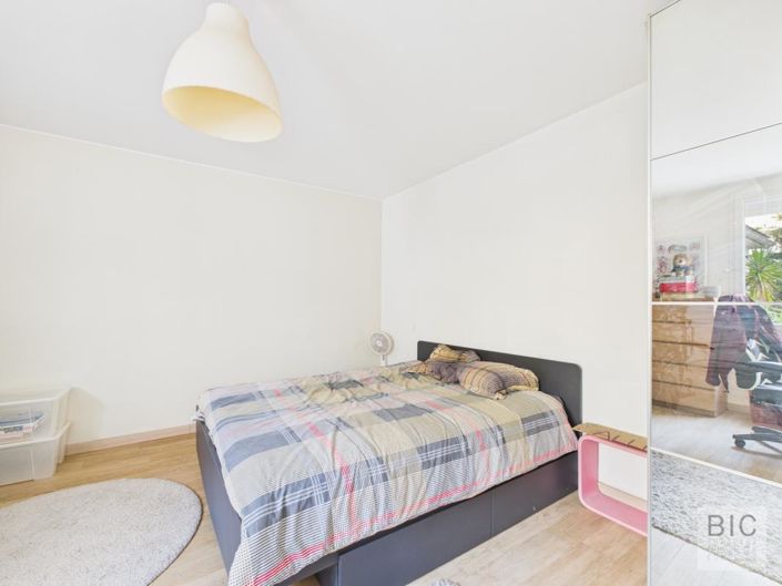 Image No.10-2 Bed Property for sale