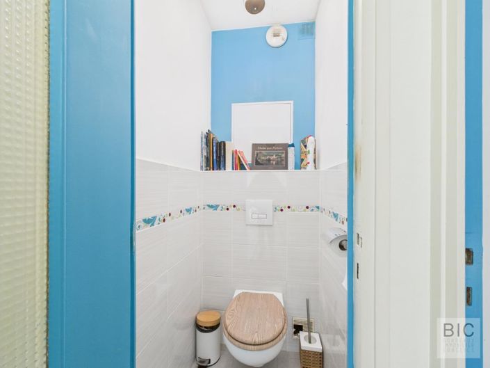 Image No.12-2 Bed Property for sale